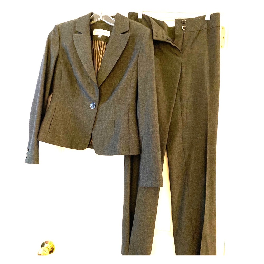 Jones New York pantsuit 4P